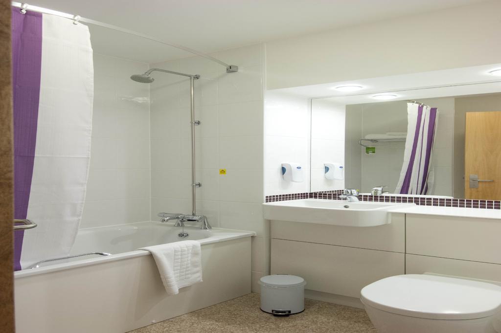 Premier Inn London Hayes, Heathrow Hayes  Room photo